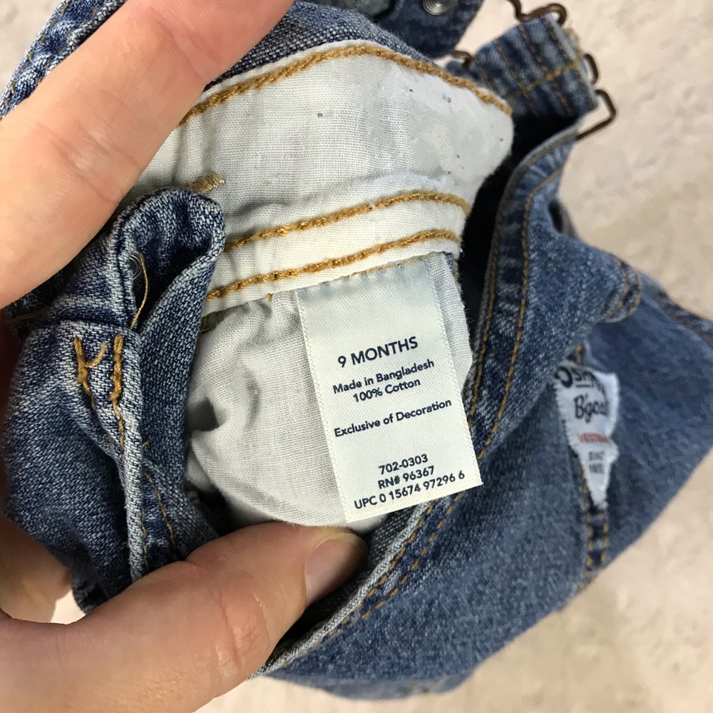 OshKosh B’Gosh Shortalls Bib Overall Shorts 9M - Picture 3 of 3